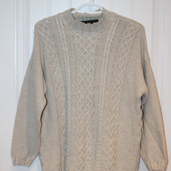2/$40 🏷 Two Roads Oatmeal Knit Sweater Size M/L - Picture 4 of 4
